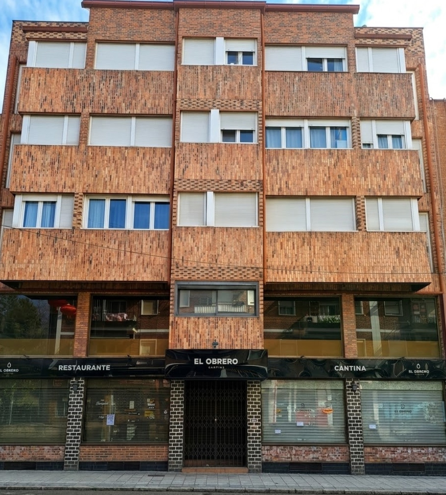 Vista General del Edificio Uhagón