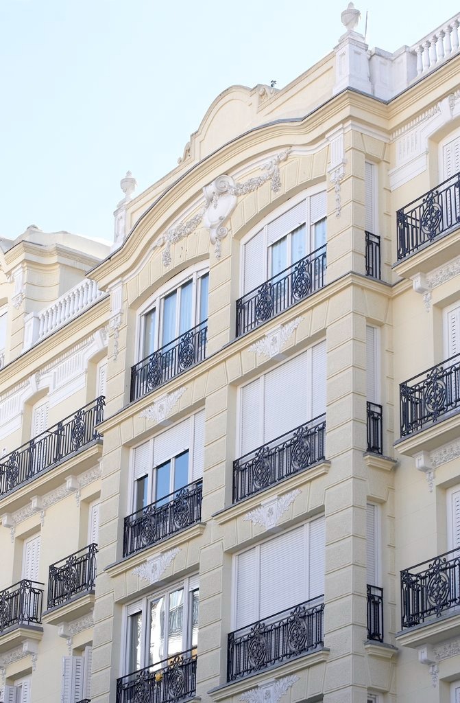 Fachada Clásica - Arquitectura DEMI SIECLE